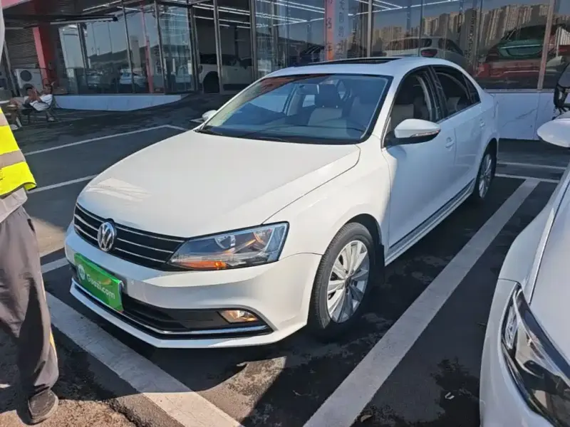 Volkswagen Sagitar, 2015