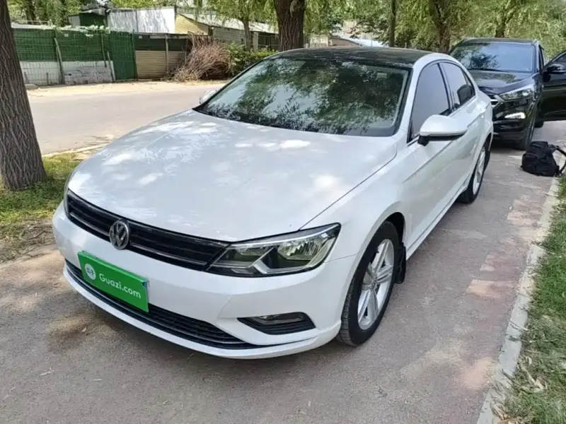 Volkswagen Lamando, 2015
