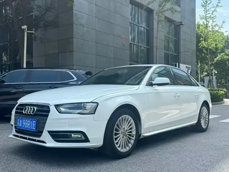 Audi A4L, 2012
