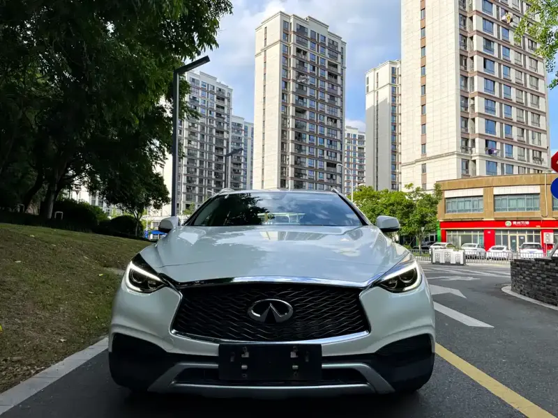 Infiniti QX30, 2017