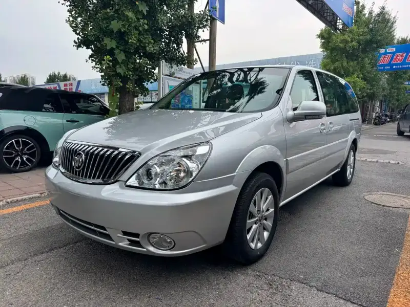 Buick GL8, 2013