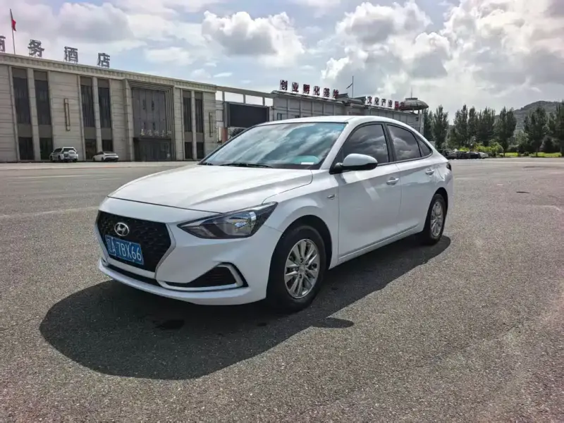 Hyundai Elantra, 2022