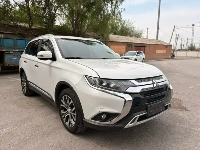 Mitsubishi Outlander, 2021