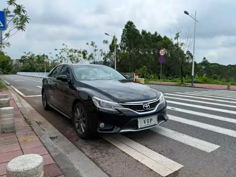 Toyota Reiz, 2014