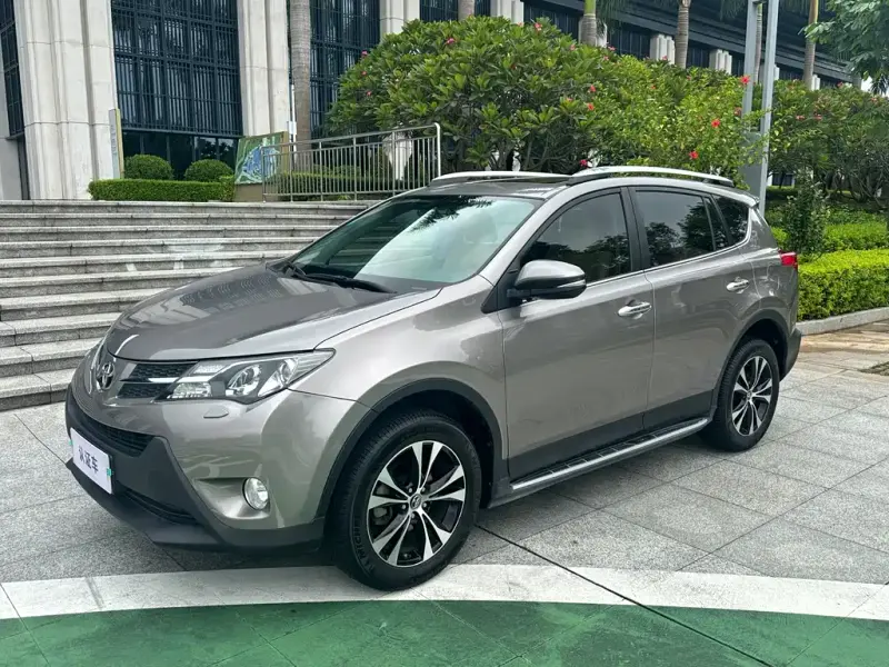 Toyota RAV4, 2015