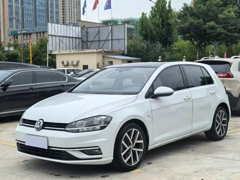 Volkswagen Golf, 2020