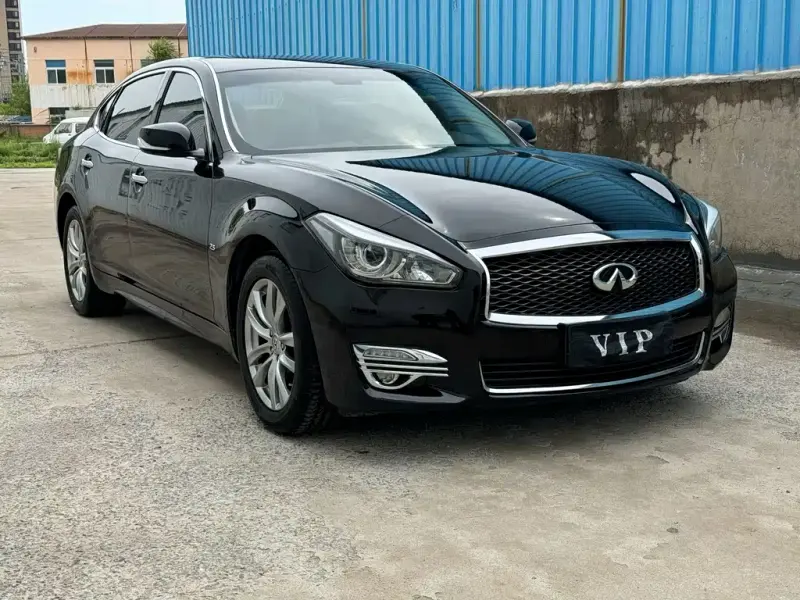 Infiniti Q70, 2017