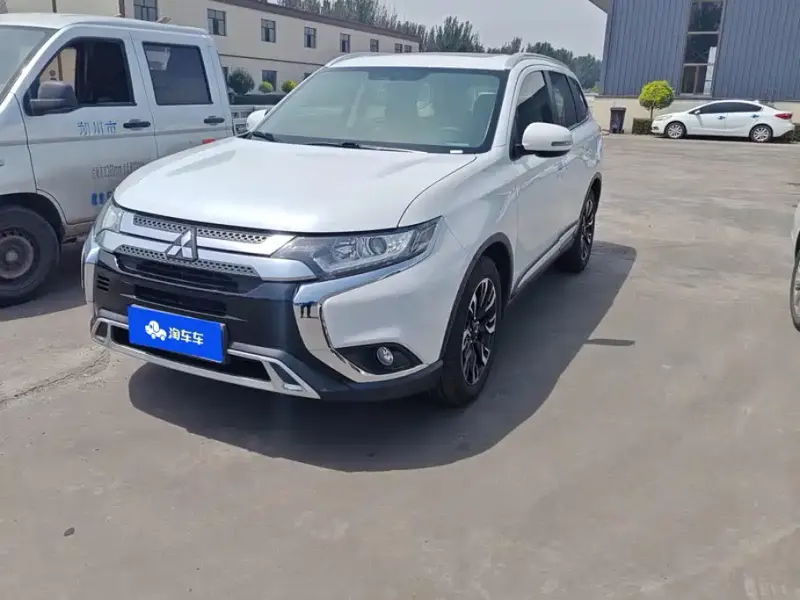 Mitsubishi Outlander, 2020