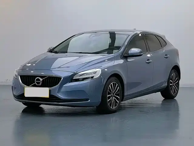 Volvo V40, 2018