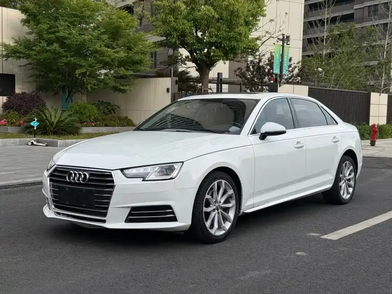 Audi A4L, 2018