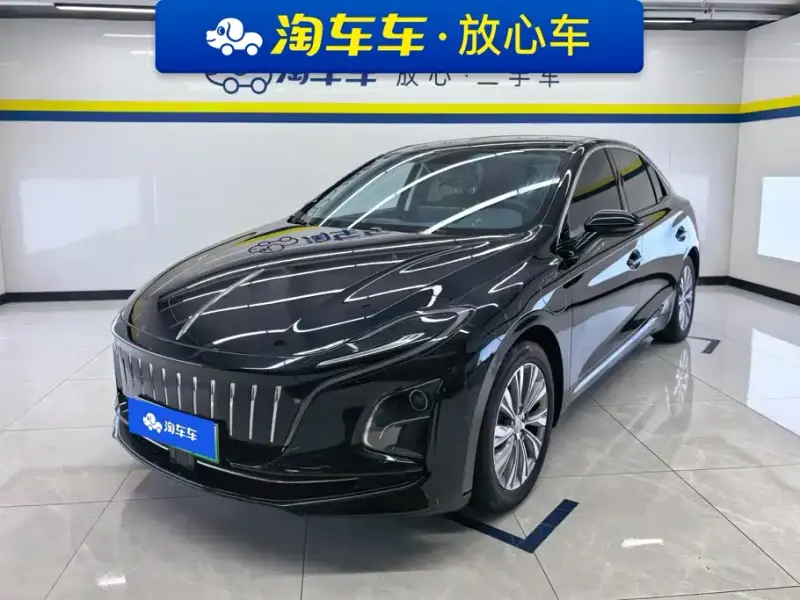 Hongqi E-QM5, 2025