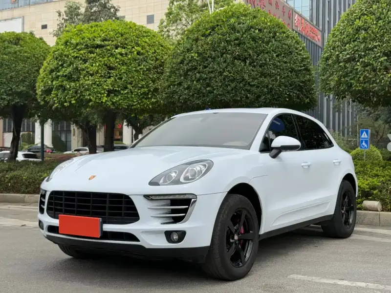 Porsche Macan, 2014