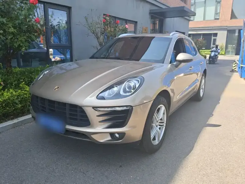 Porsche Macan, 2015