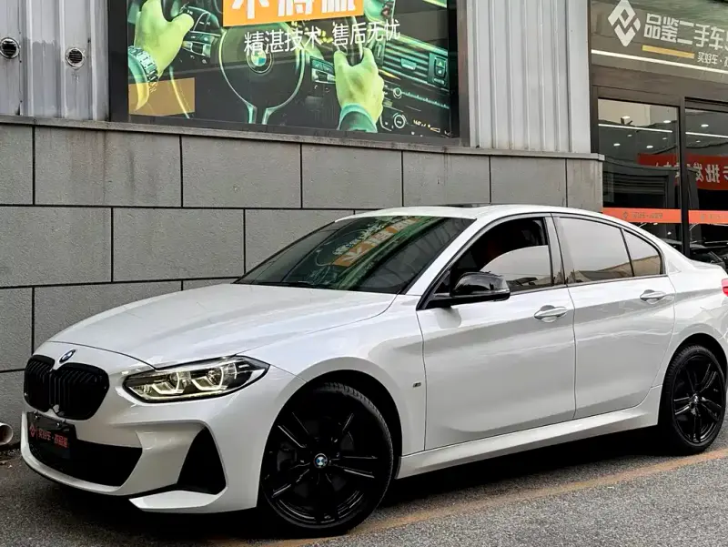 BMW 1 Series, 2022