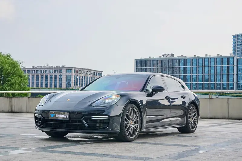 Porsche Panamera, 2023