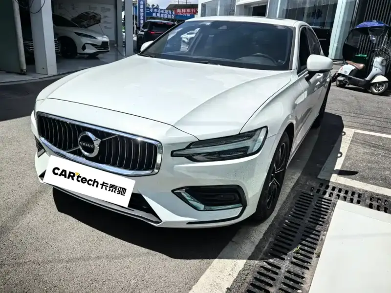 Volvo S60, 2022