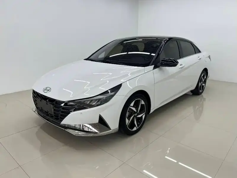 Hyundai Elantra, 2022