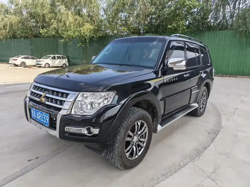 Mitsubishi Pajero (Import), 2019