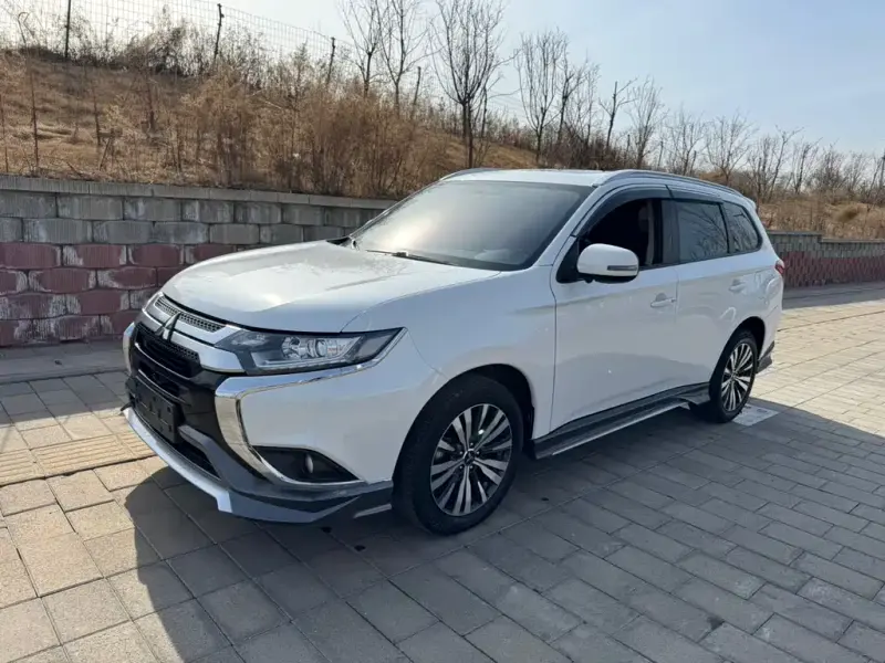 Mitsubishi Outlander, 2021