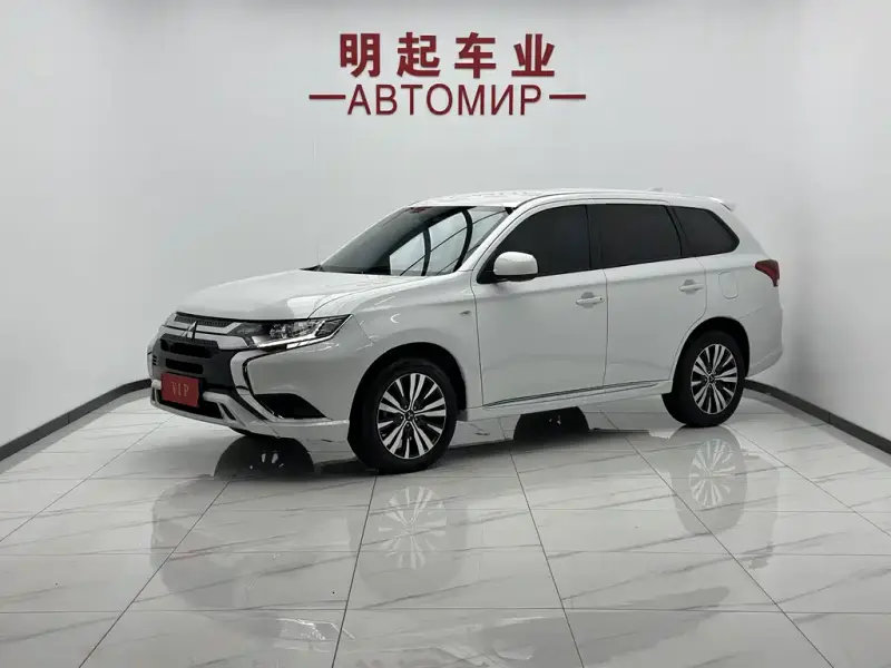 Mitsubishi Outlander, 2023