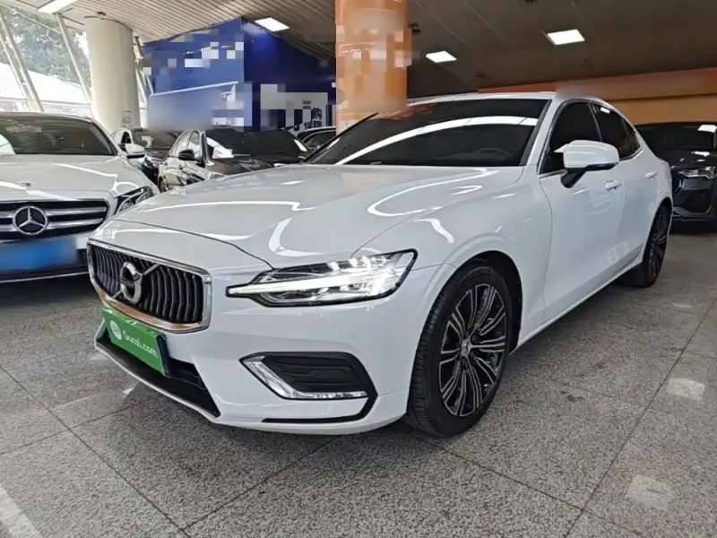 Volvo S60, 2022