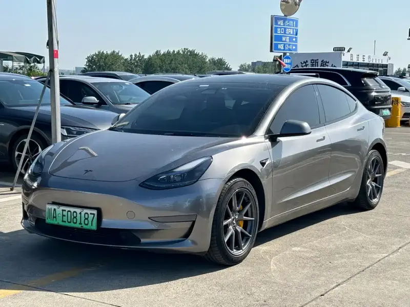 Tesla Model 3, 2022