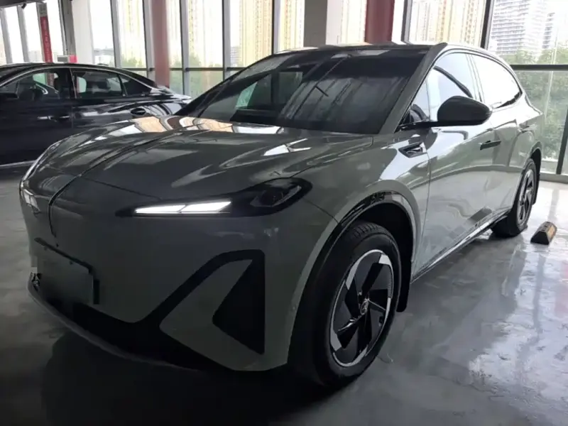 Hongqi 06, 2026