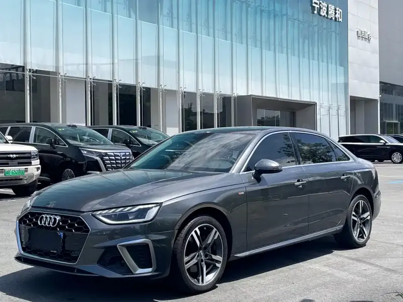 Audi A4L, 2021