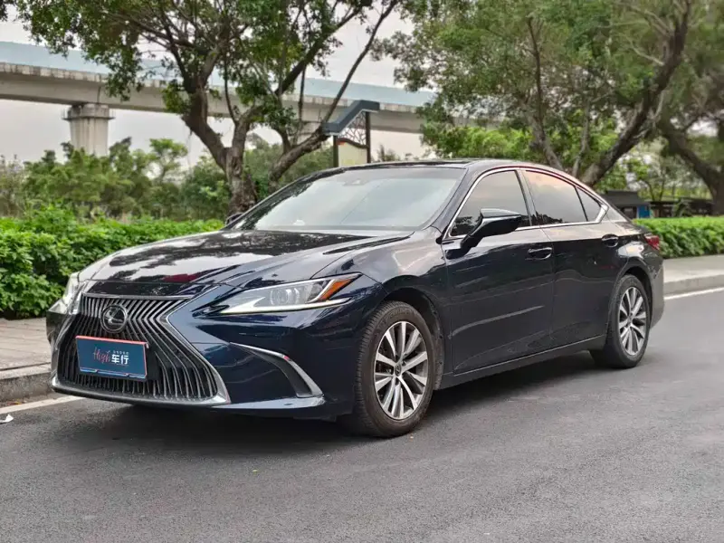Lexus ES, 2019