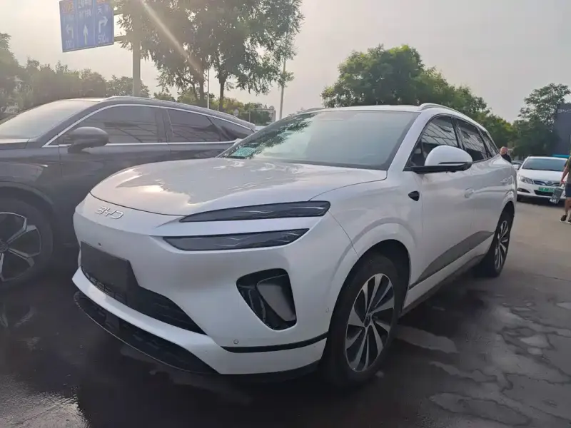 BYD 06, 2025