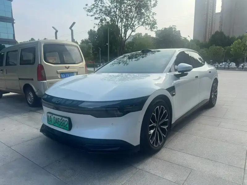 Zeekr 007, 2024