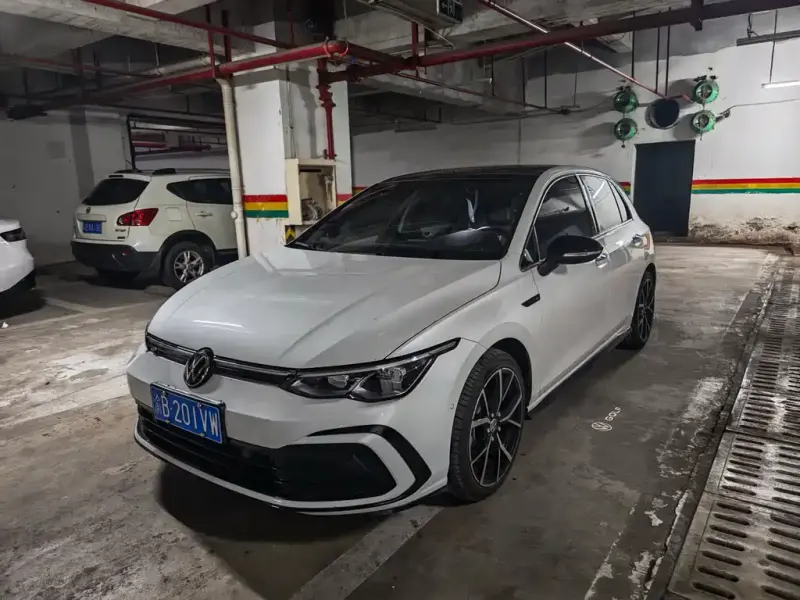 Volkswagen Golf, 2023