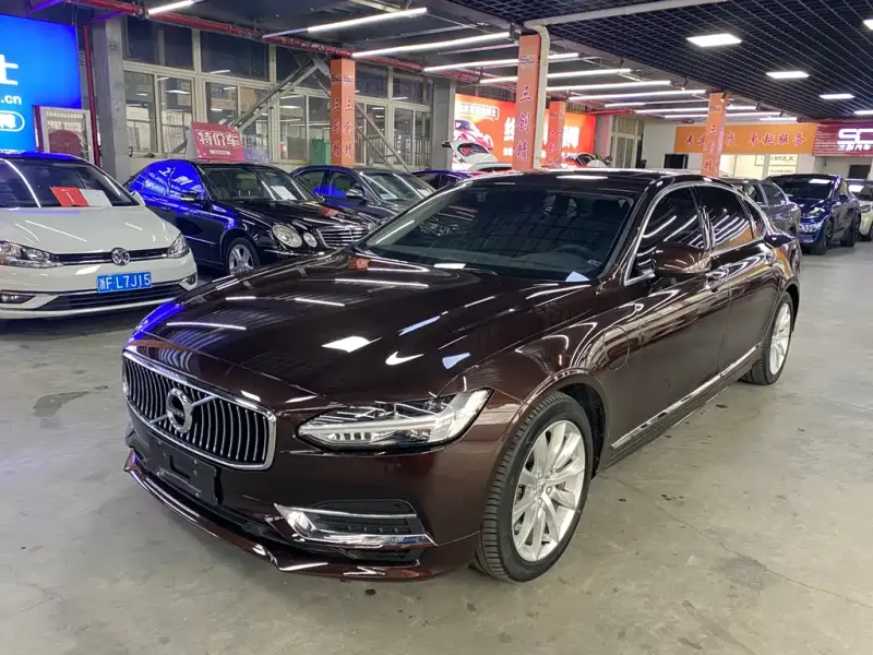 Volvo S90 PHEV, 2020