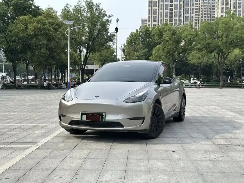 Tesla Model Y, 2023