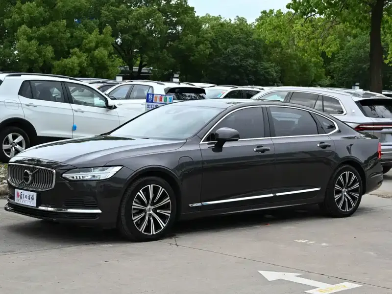 Volvo S90 PHEV, 2021