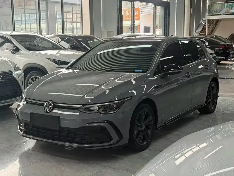 Volkswagen Golf, 2023