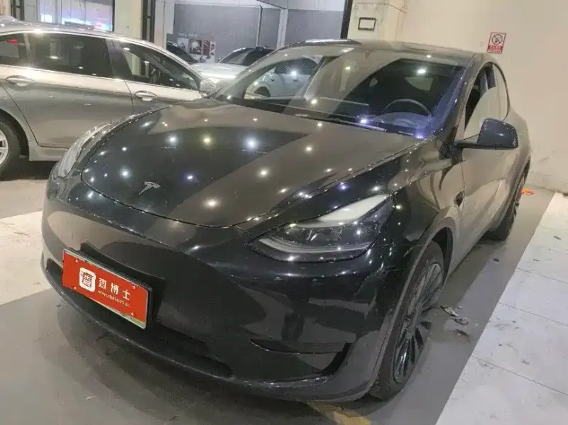 Tesla Model Y, 2022