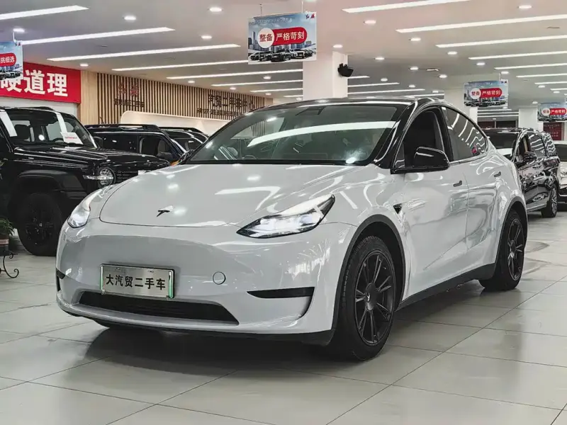 Tesla Model Y, 2023