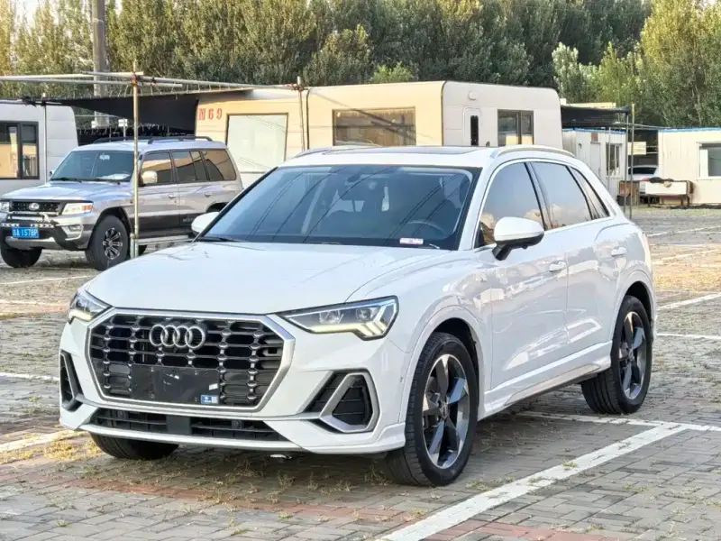 Audi Q3, 2022