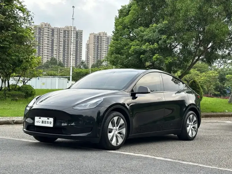 Tesla Model Y, 2022