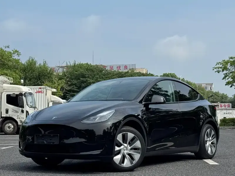 Tesla Model Y, 2023