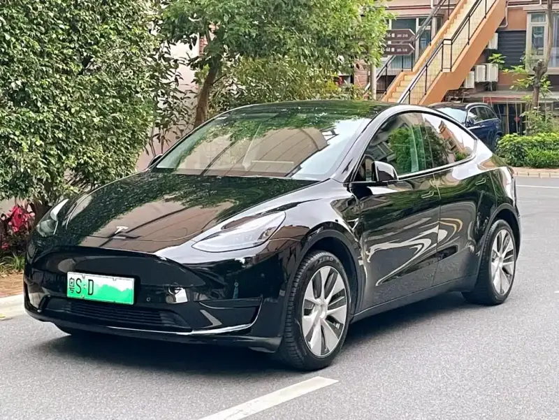 Tesla Model Y, 2023