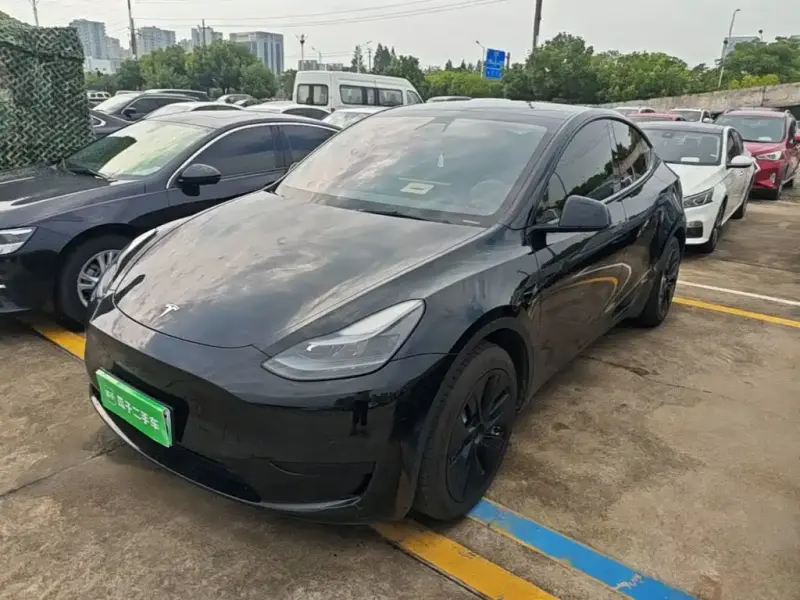 Tesla Model Y, 2023