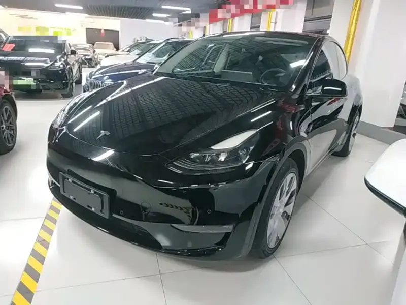 Tesla Model Y, 2022