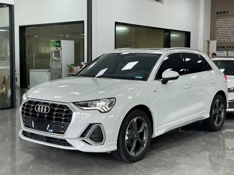 Audi Q3, 2022