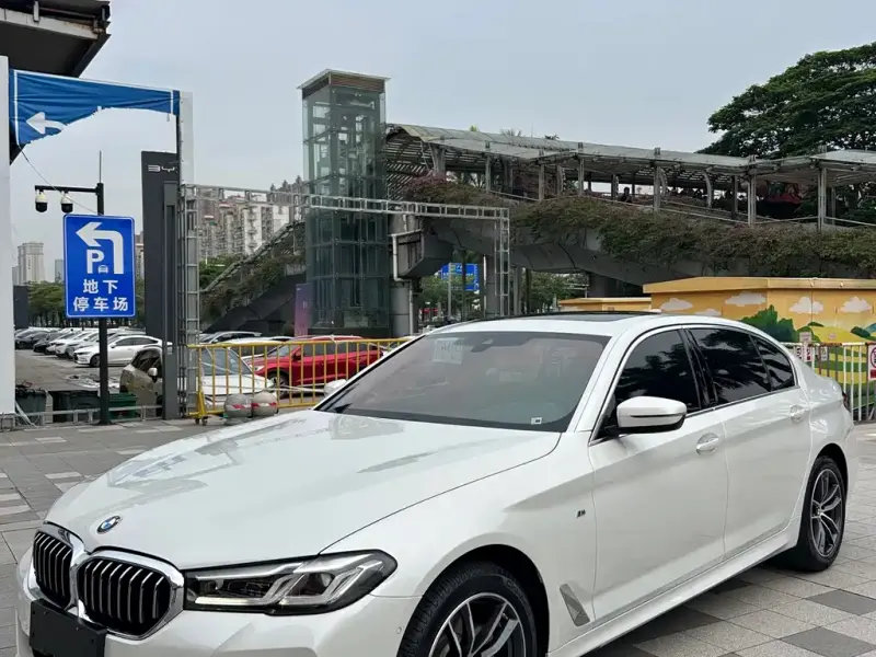 BMW 5 Series, 2022