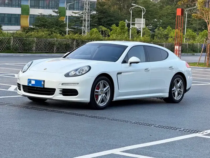 Porsche Panamera, 2016