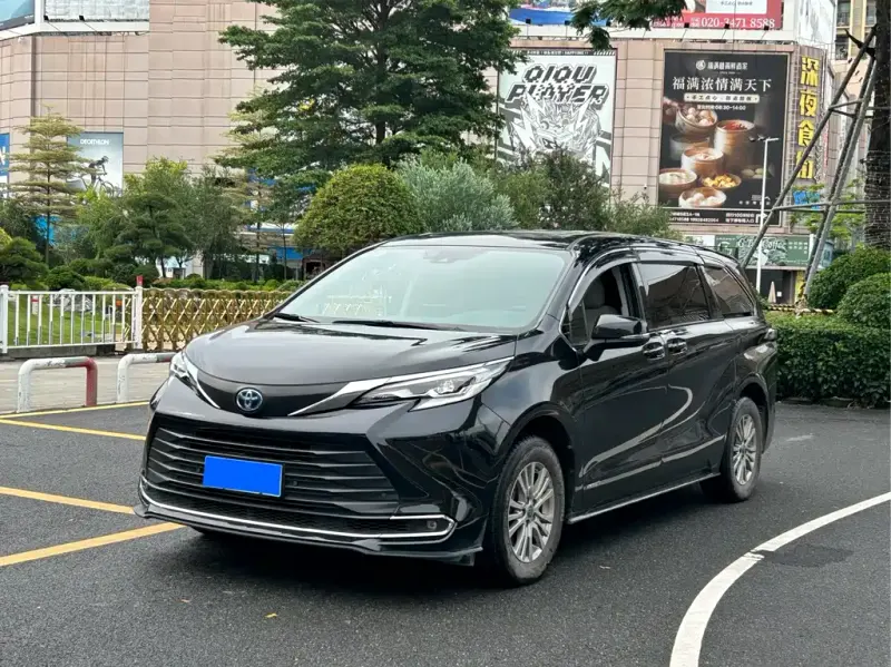 Toyota Sienna, 2023