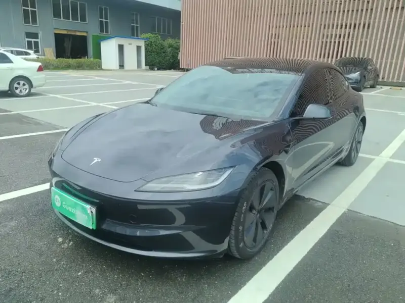 Tesla Model 3, 2025