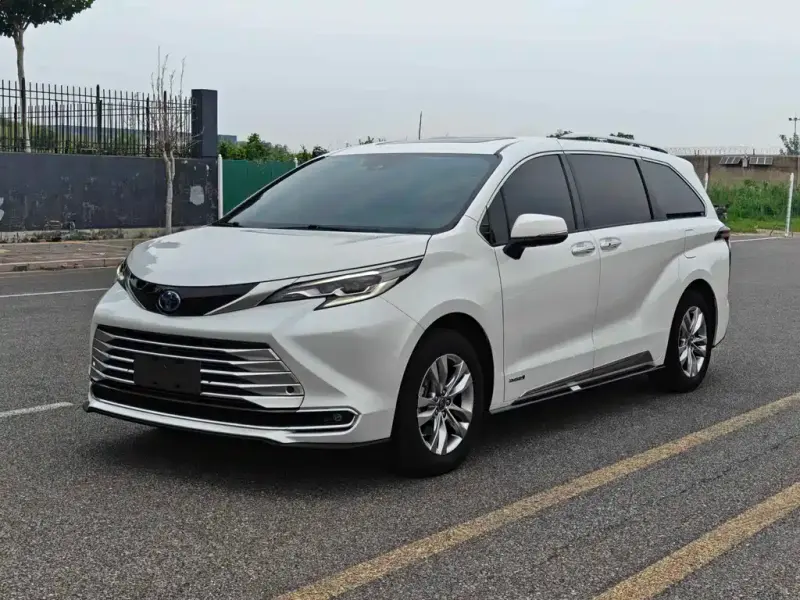 Toyota Sienna, 2023